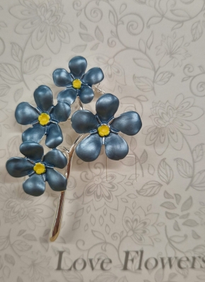 Forget me not Brooch