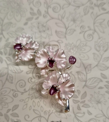 Orchid Pink Spray Brooch