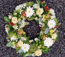 neutral wreath